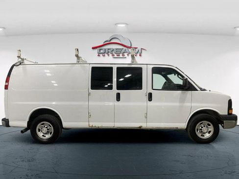 Used 2017 Chevrolet Express 2500 Extended RWD image 14