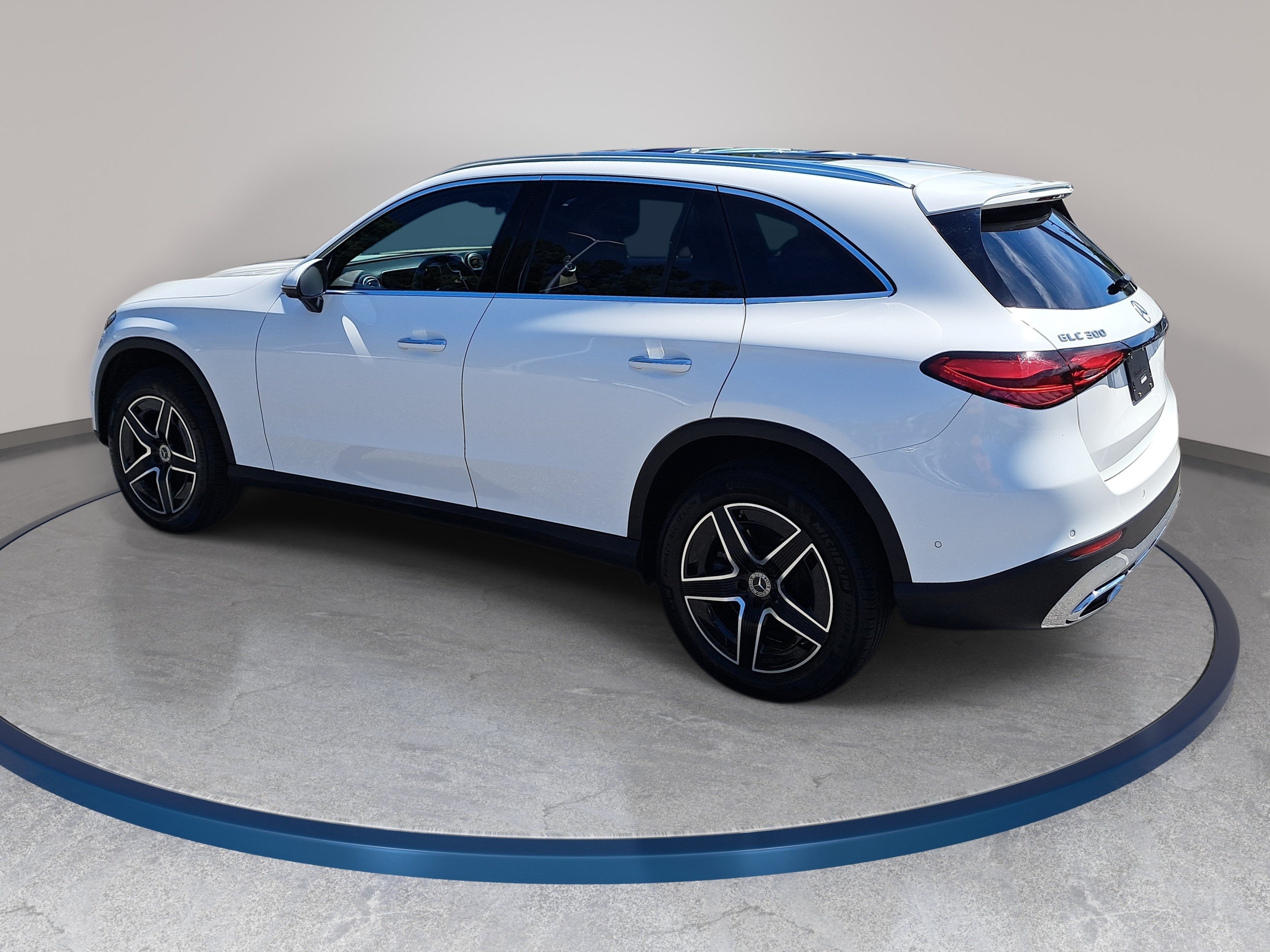 Used 2026 Mercedes-Benz GLC 300 4MATIC image 8