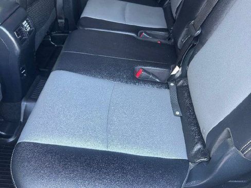 Used 2018 Toyota 4Runner SR5 Premium AWD/4WD image 33