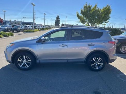 Used 2017 Toyota RAV4 XLE w/ Plus Special Value Package AWD/4WD image 8
