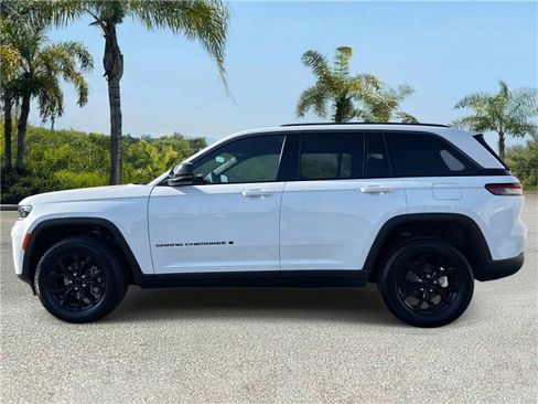 New 2026 Jeep Grand Cherokee Altitude image 2