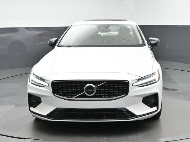 Used 2023 Volvo S60 B5 Core w/ Climate Package FWD image 3