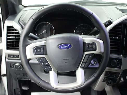 Used 2022 Ford F350 Lariat w/ Lariat Ultimate Package AWD/4WD image 17