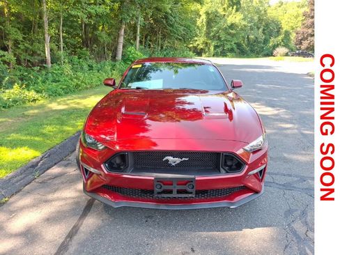 Used 2018 Ford Mustang Coupe RWD image 3
