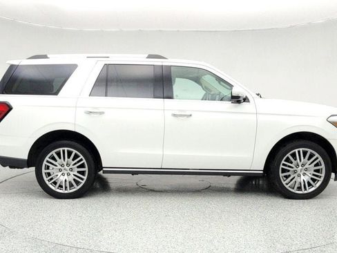 Used 2023 Ford Expedition Limited image 4