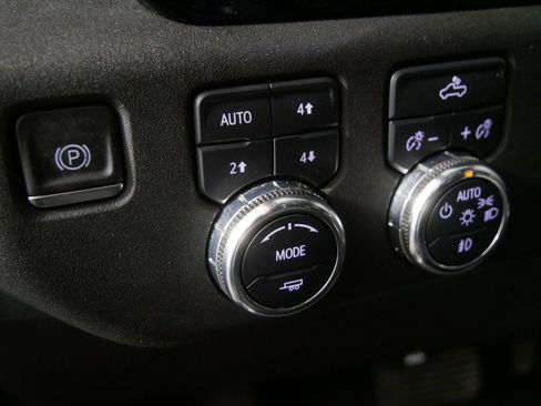 Used 2023 GMC Sierra 1500 Elevation w/ Preferred Package AWD/4WD image 18