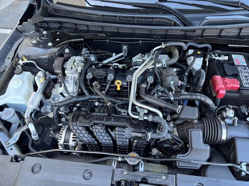 Used 2025 Nissan Altima 2.5 SV FWD image 32