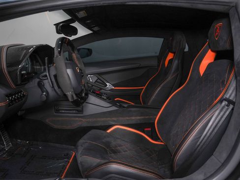 Used 2018 Lamborghini Aventador S image 34