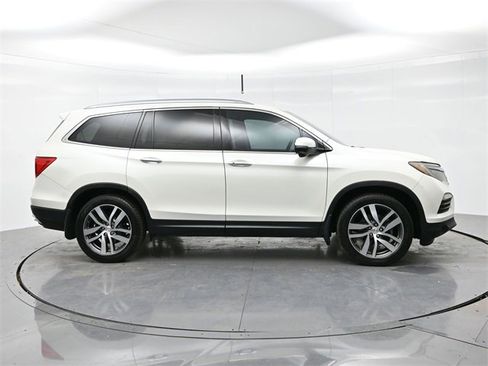Used 2016 Honda Pilot Touring image 8