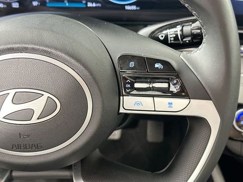 Used 2025 Hyundai Elantra Limited FWD image 25