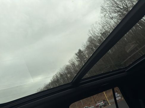 Used 2023 Chevrolet Tahoe High Country image 28