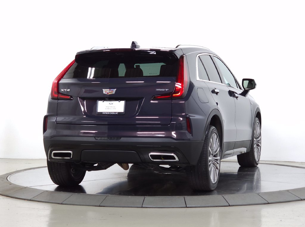 Used 2024 Cadillac XT4 Premium Luxury w/ Technology Package FWD image 8