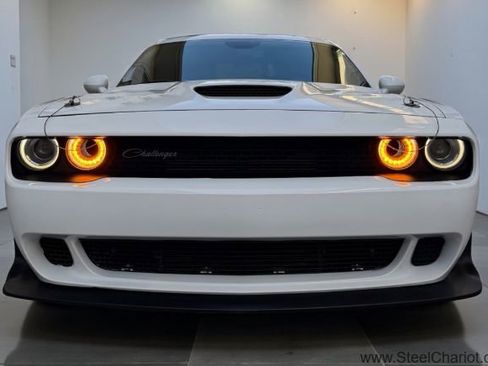 Used 2019 Dodge Challenger R/T Scat Pack w/ Widebody Package image 9