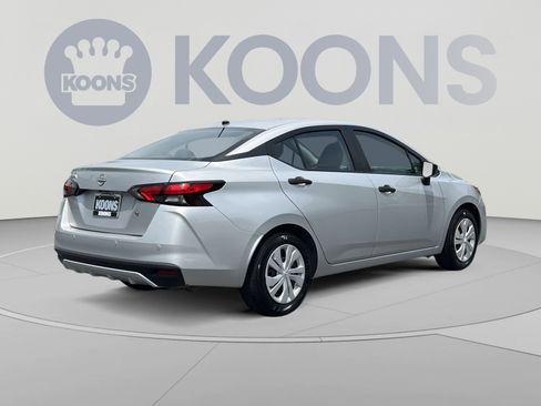 Used 2025 Nissan Versa S FWD image 8