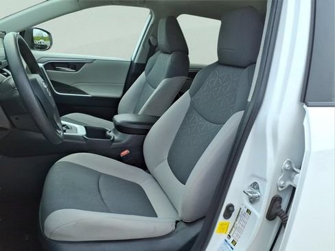 Used 2022 Toyota RAV4 XLE AWD/4WD image 12