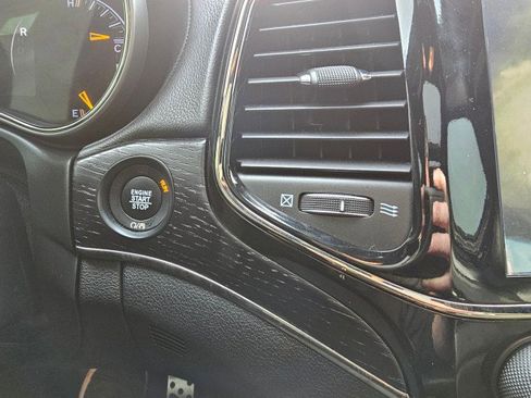 Used 2020 Jeep Grand Cherokee High Altitude image 38