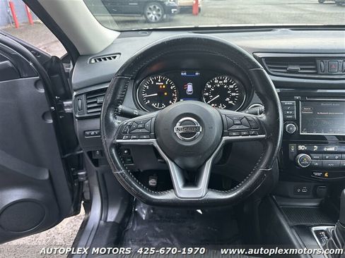 Used 2020 Nissan Rogue SV AWD/4WD image 16