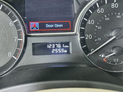 Used 2014 Nissan Pathfinder SL AWD/4WD image 18