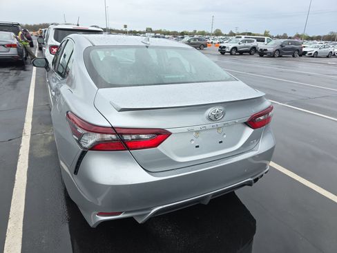 Used 2023 Toyota Camry SE image 6