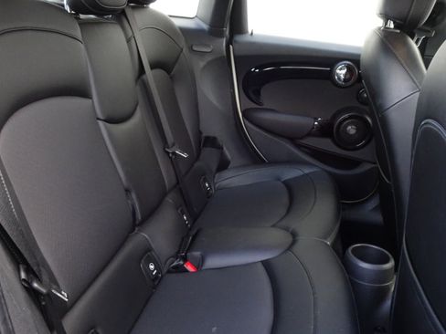 Used 2016 MINI Cooper 4-Door Hardtop image 13