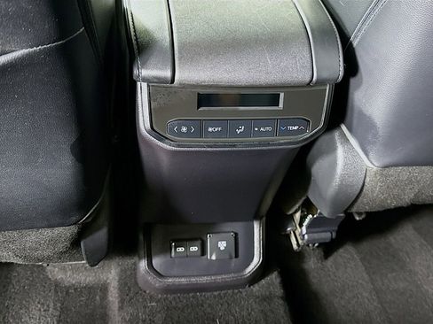 Used 2022 Toyota Highlander Limited image 31