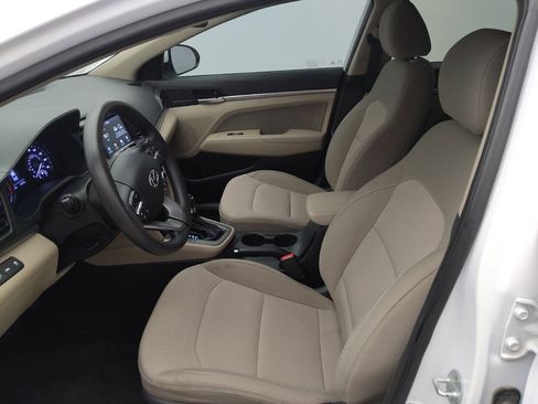 Used 2020 Hyundai Elantra SEL w/ Convenience Package (C2) FWD image 17