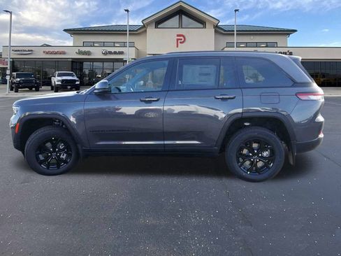 New 2025 Jeep Grand Cherokee Altitude image 17