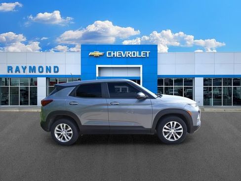Used 2021 Chevrolet TrailBlazer LS AWD/4WD image 2