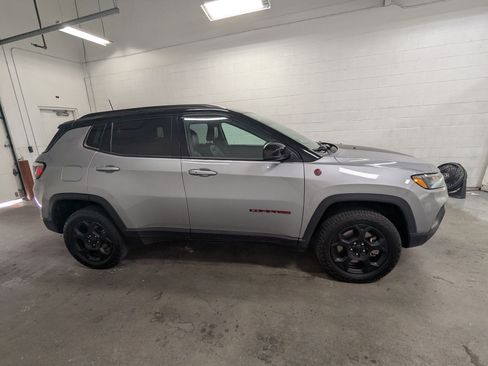 Used 2023 Jeep Compass Trailhawk w/ Trailhawk Convenience Group AWD/4WD image 3