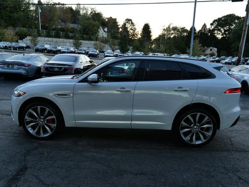 Used 2019 Jaguar F-PACE S image 8