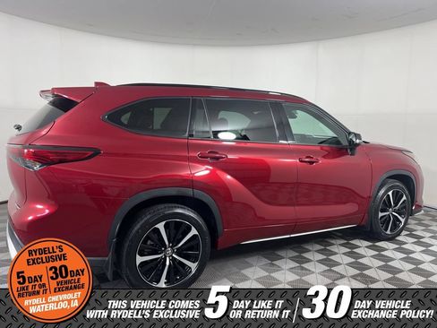 Used 2021 Toyota Highlander XSE AWD/4WD image 4