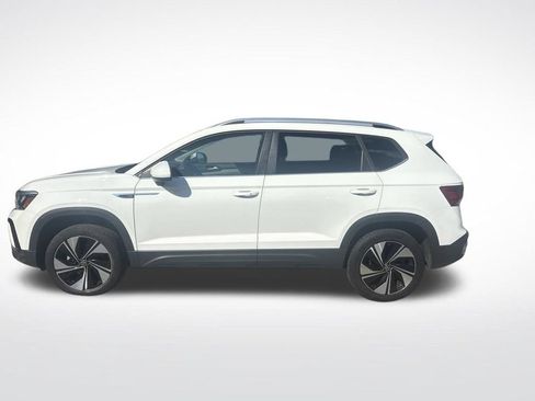 Used 2024 Volkswagen Taos SE AWD/4WD image 10
