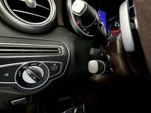 Used 2017 Mercedes-Benz GLC 300 4MATIC image 22