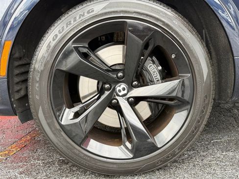 Used 2021 Bentley Bentayga AWD/4WD image 8