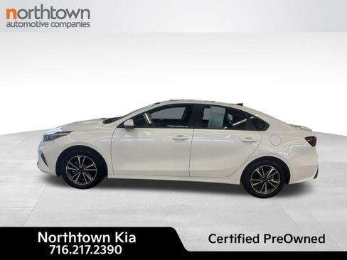 Certified 2023 Kia Forte LXS FWD image 3