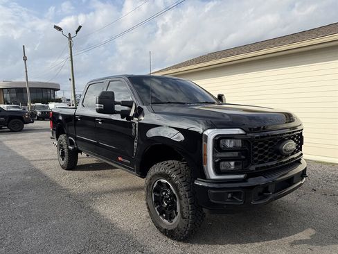 Used 2026 Ford F350 Lariat w/ Tremor Off-Road Package image 3