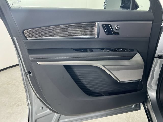 Used 2026 Cadillac Vistiq Sport w/ LPO, Floor Liner Package AWD/4WD image 22