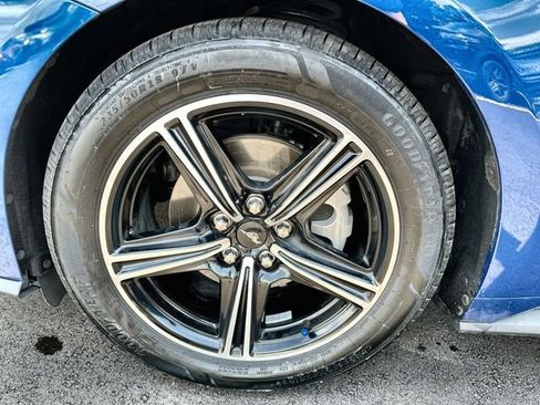 Used 2024 Ford Mustang Coupe RWD image 27