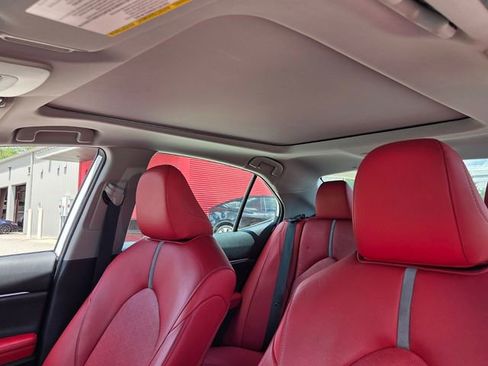Used 2019 Toyota Camry XSE FWD image 21