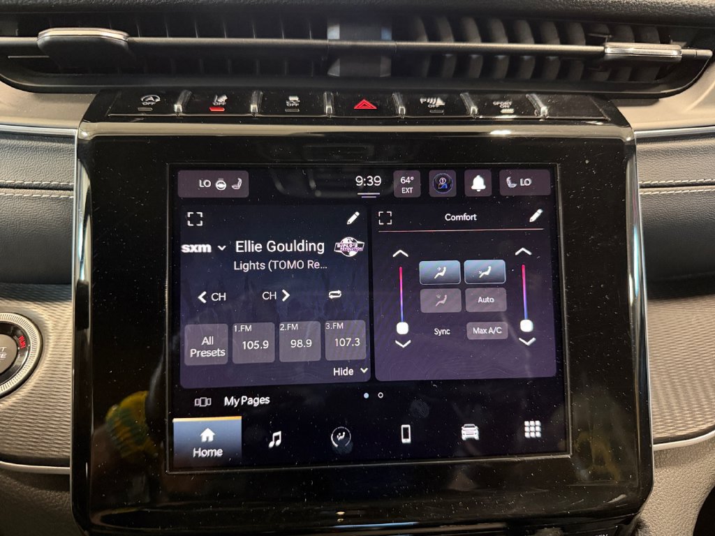 Used 2023 Jeep Grand Cherokee Altitude AWD/4WD image 15