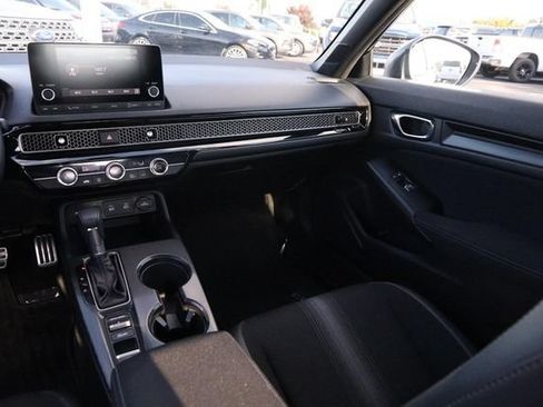 Used 2025 Honda Civic Sport image 26