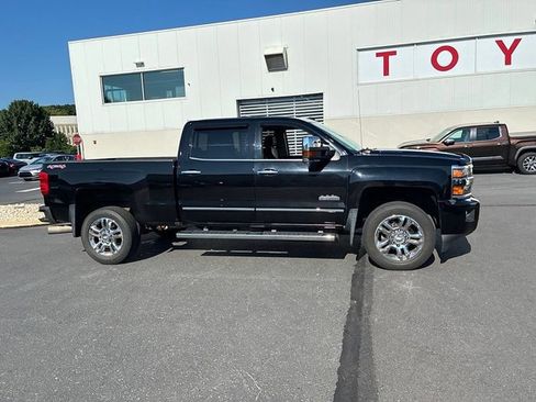 Used 2016 Chevrolet Silverado 2500 High Country w/ Duramax Plus Package AWD/4WD image 5