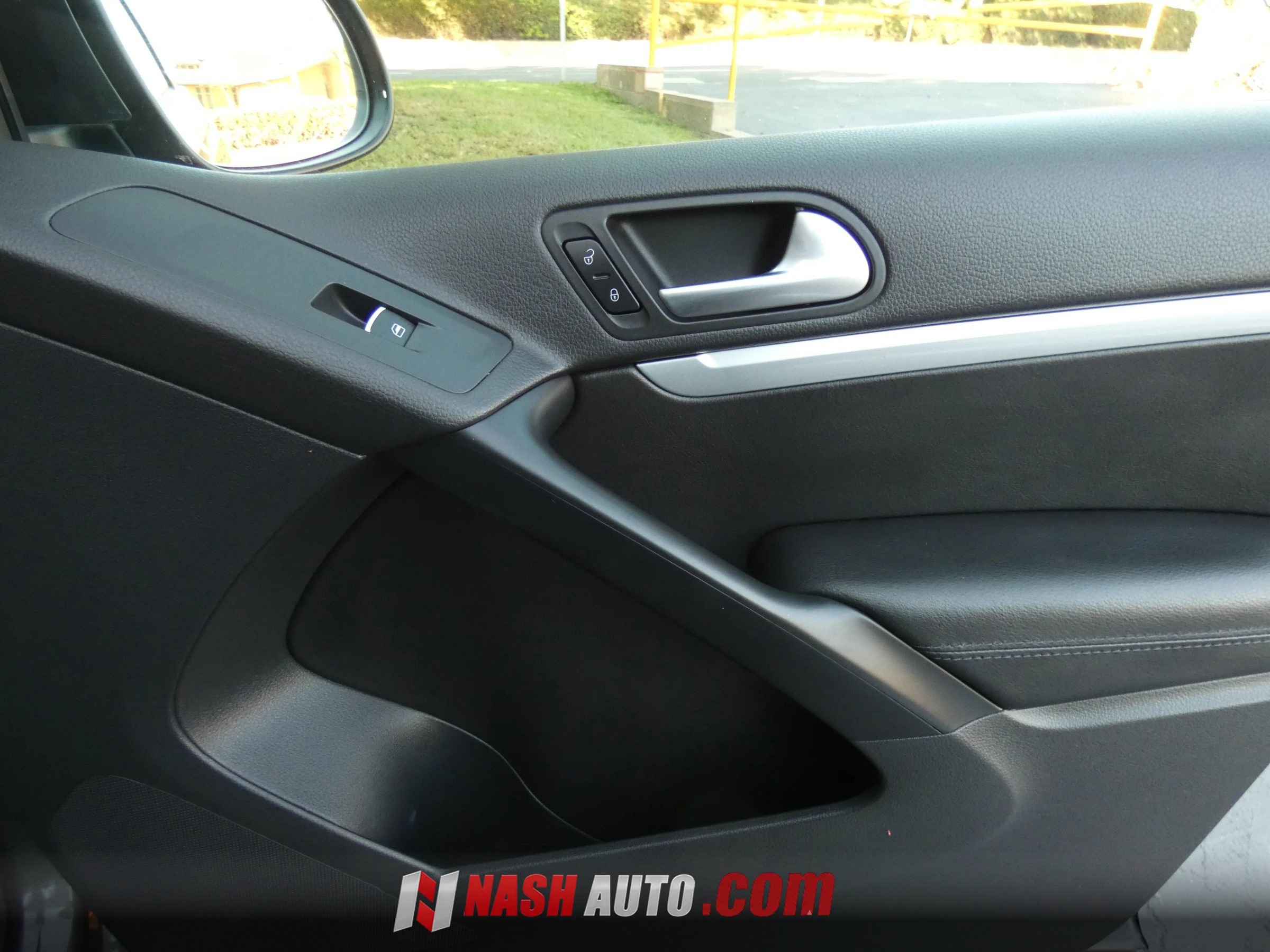 Used 2016 Volkswagen Tiguan R-Line FWD image 35