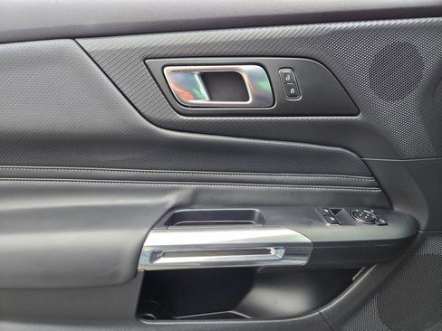 Used 2025 Ford Mustang Premium image 17