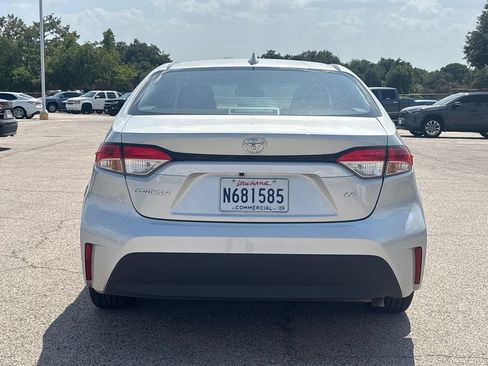 Used 2025 Toyota Corolla LE FWD image 5