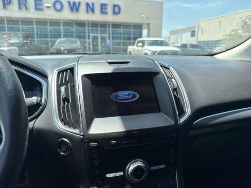 Used 2019 Ford Edge Titanium w/ Equipment Group 301A FWD image 10