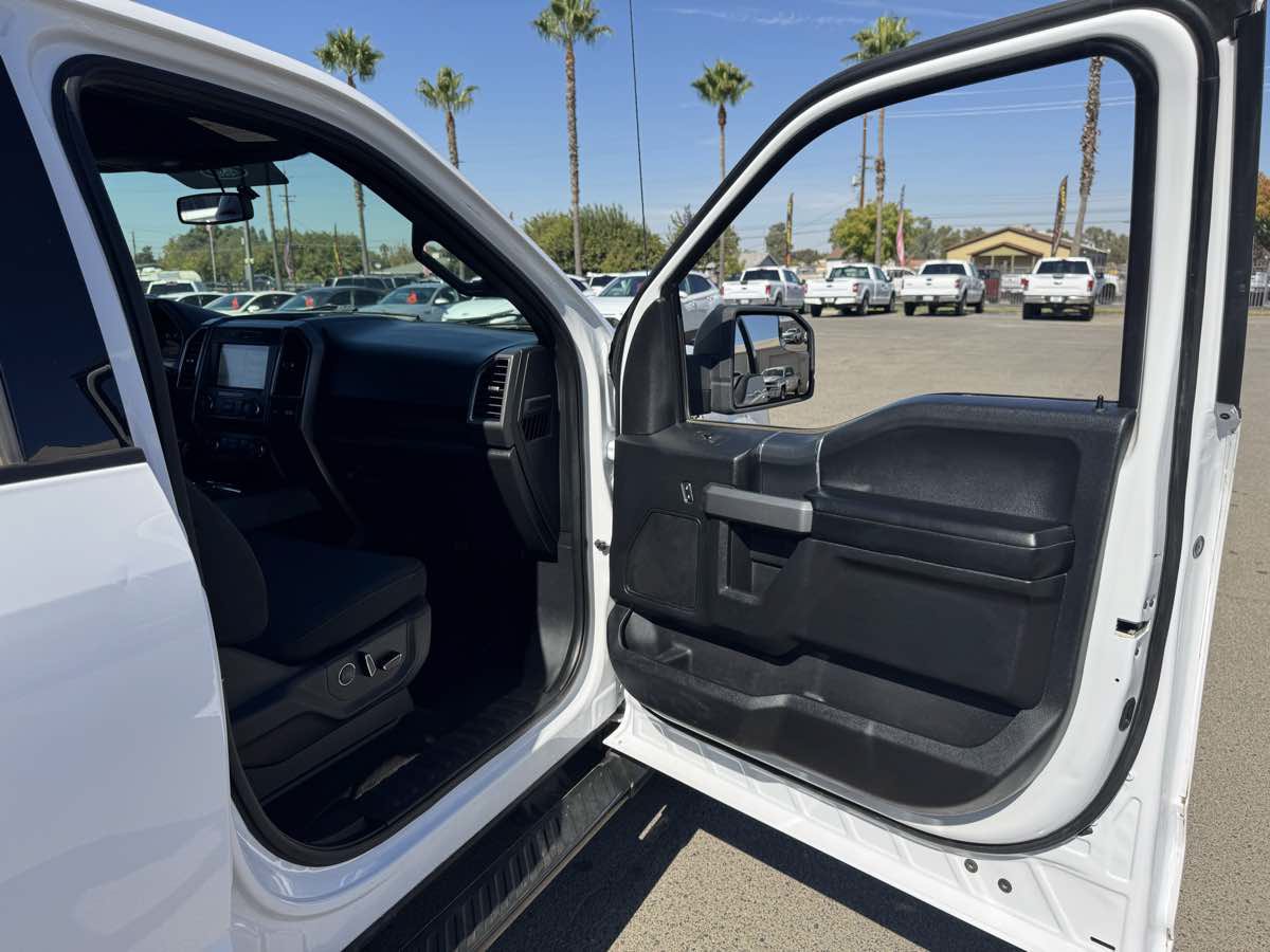 Used 2018 Ford F150 XLT w/ Equipment Group 302A Luxury AWD/4WD image 16