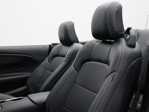 Used 2025 Ford Mustang Premium RWD image 23