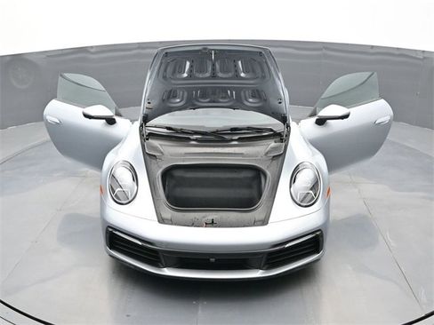 Used 2021 Porsche 911 Carrera 4 image 27