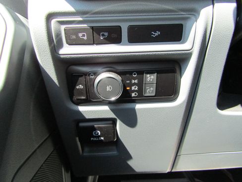 Used 2022 Ford F150 XLT w/ Equipment Group 302A High AWD/4WD image 19
